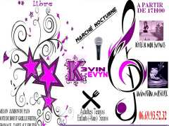 Foto marché nocturne et concert