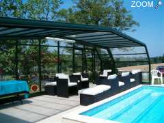 photo de maison de caractère avec piscine couverte ,spa, sauna, jardin, terrasses 16pers.