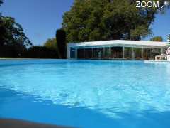 photo de Gîte de charme avec piscine chauffée couverte privée